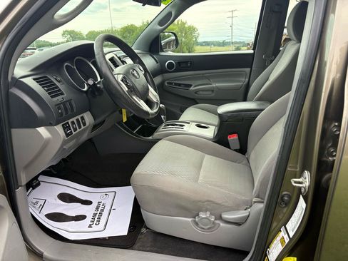 Used 2015 Toyota Tacoma 4x4 Double Cab w/ SR5 Package image 8