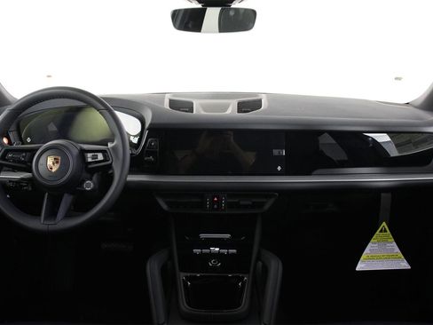 New 2026 Porsche Cayenne image 11