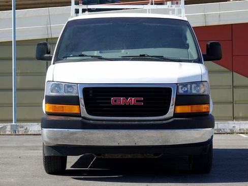 Used 2017 GMC Savana 2500 image 4