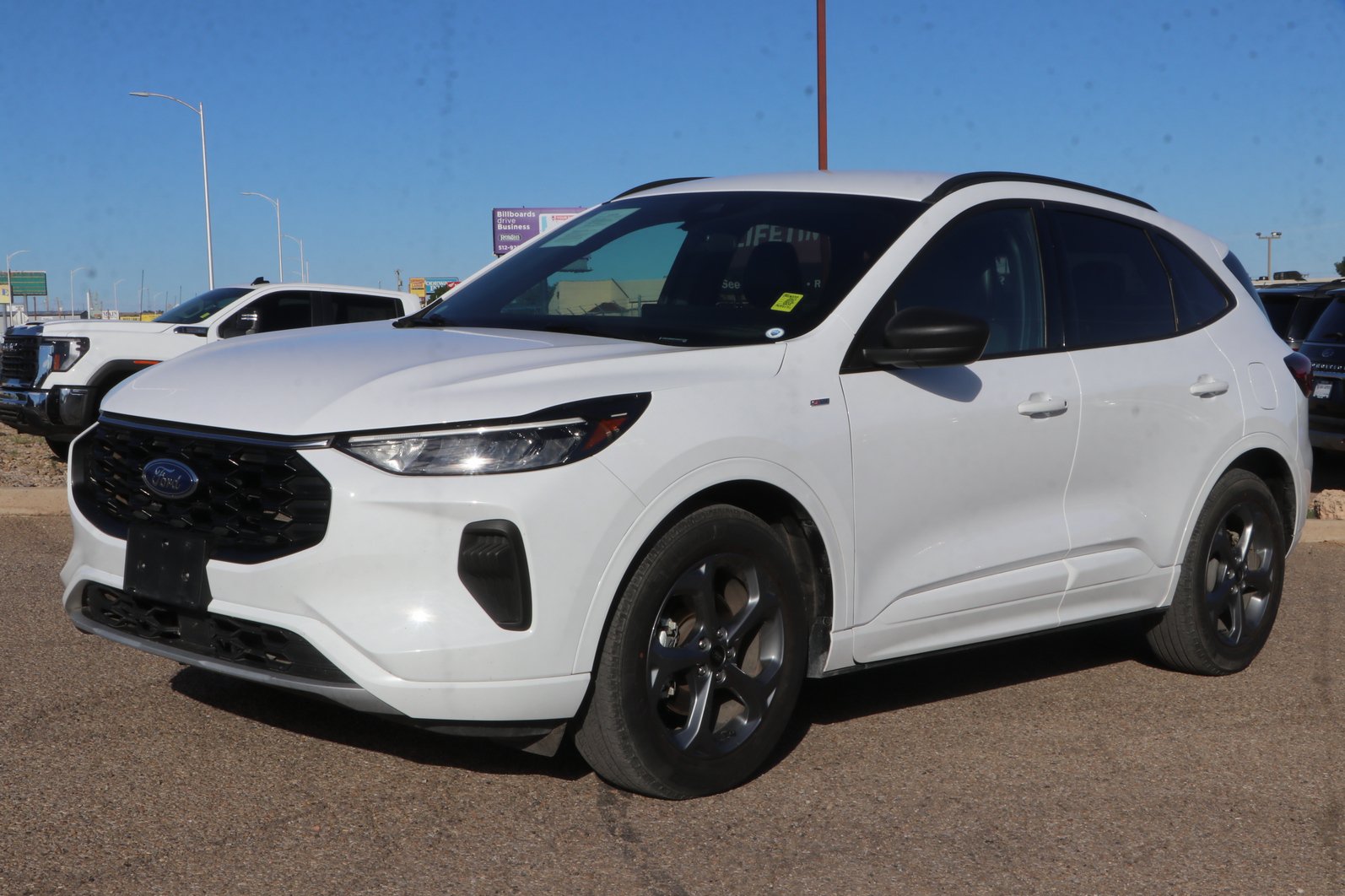 Used 2023 Ford Escape ST-Line w/ Tech Pack #1 FWD image 3