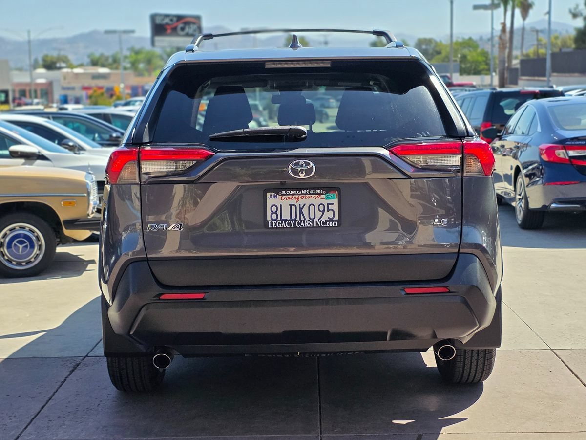 Used 2019 Toyota RAV4 LE w/ Carpet Mat Package FWD image 12