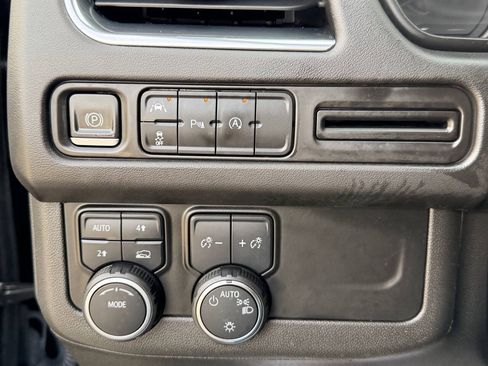 Used 2023 Chevrolet Tahoe 4WD image 19