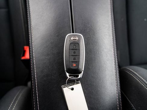 Used 2023 Nissan Rogue S image 32