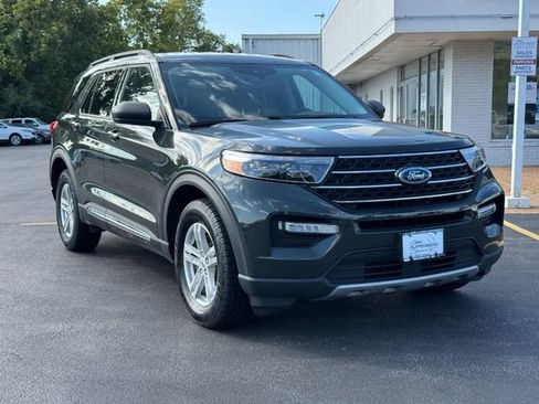 Used 2024 Ford Explorer XLT w/ Equipment Group 202A AWD/4WD image 2