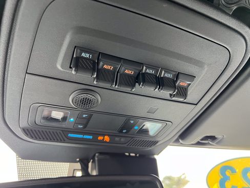 Used 2023 Ford Bronco Badlands AWD/4WD image 32