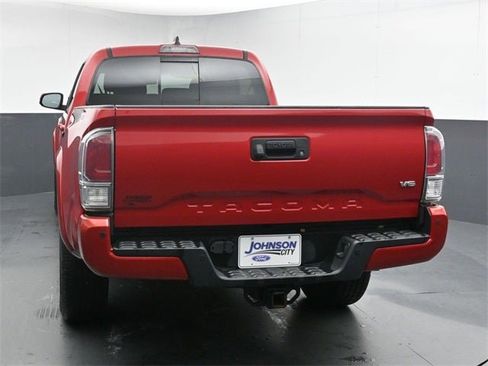 Used 2022 Toyota Tacoma TRD Sport image 13
