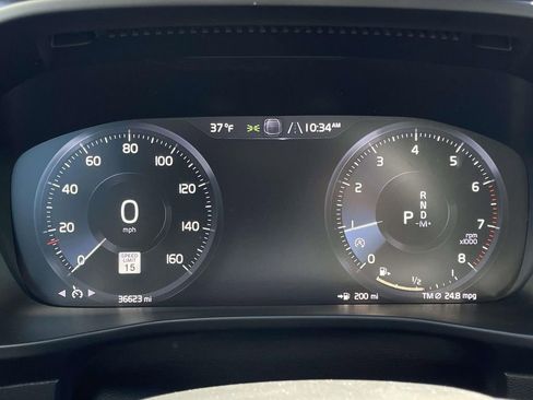 Used 2021 Volvo XC40 T5 Momentum w/ Premium Package image 14