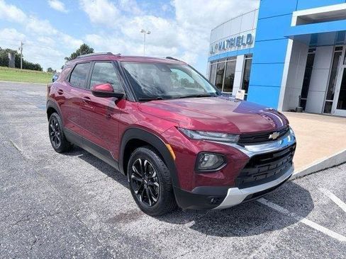 Used 2022 Chevrolet TrailBlazer LT w/ Confidence II Package FWD image 9