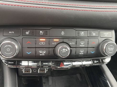 Used 2024 Dodge Durango Citadel w/ Tow 'N Go Package AWD/4WD image 10