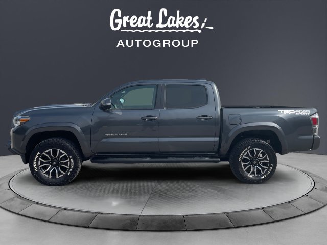 Used 2022 Toyota Tacoma TRD Sport AWD/4WD image 2