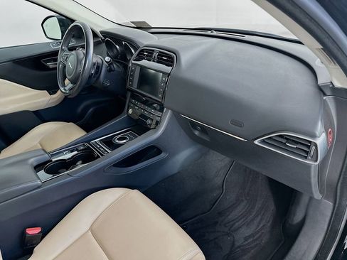 Used 2017 Jaguar F-PACE Premium AWD/4WD image 31