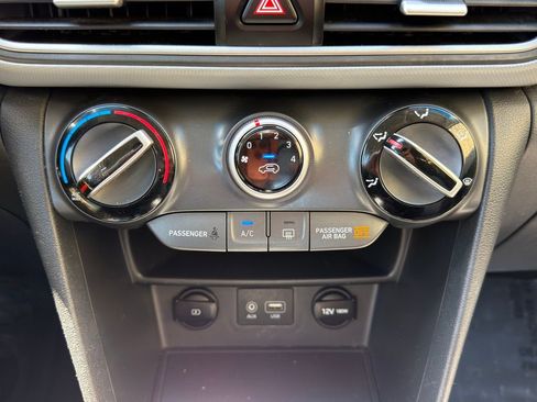 Used 2019 Hyundai Kona SE AWD/4WD image 37