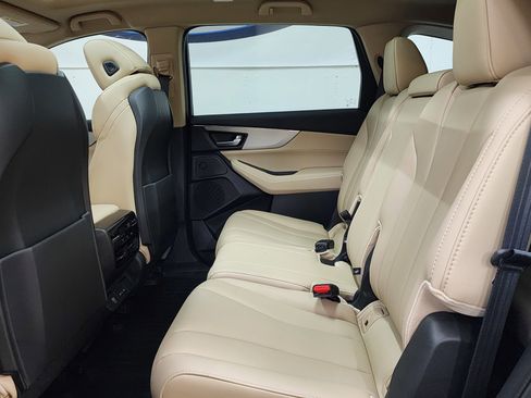 Used 2025 Acura MDX SH-AWD image 17