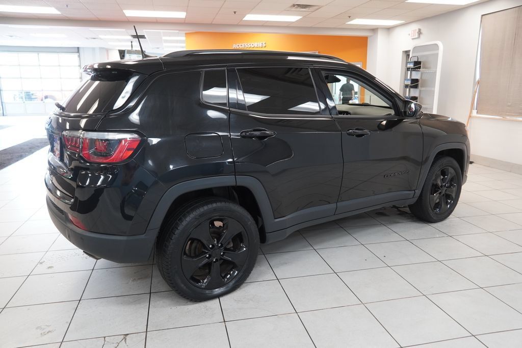 Used 2018 Jeep Compass Latitude w/ Popular Equipment Group AWD/4WD image 11