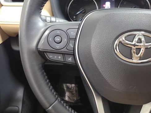 Certified 2022 Toyota RAV4 XLE Premium AWD/4WD image 27