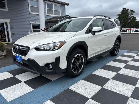 Used 2022 Subaru Crosstrek 2.0i Premium w/ Popular Package #3 AWD/4WD image 2