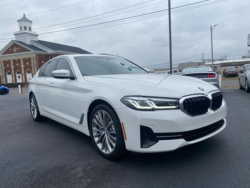 Used 2023 BMW 530i w/ Convenience Package RWD image 3