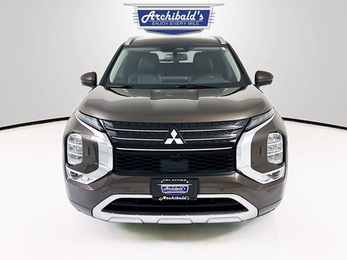 Used 2023 Mitsubishi Outlander SEL image 2