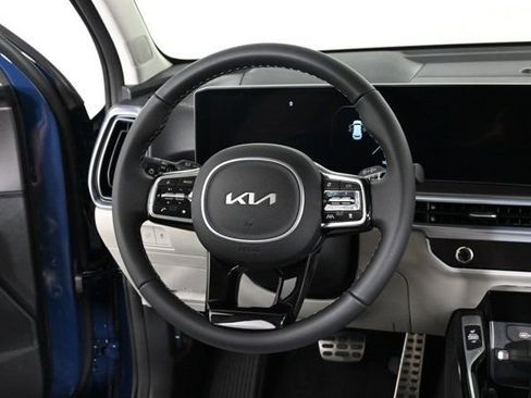 Certified 2025 Kia Sorento SX image 3