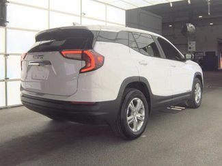 Used 2023 GMC Terrain SLE video 2