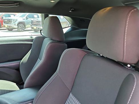 Used 2022 Dodge Challenger R/T RWD image 9