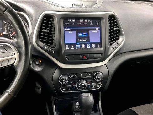 Used 2014 Jeep Cherokee Latitude w/ Comfort/Convenience Group image 5