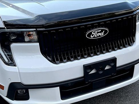 Used 2025 Ford Maverick Lobo image 28