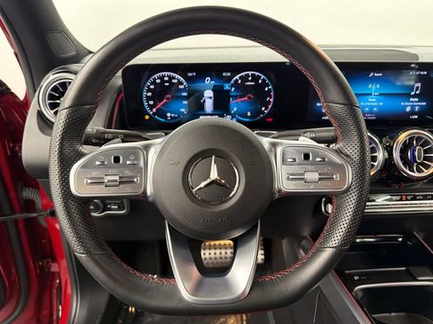 Used 2022 Mercedes-Benz GLB 35 AMG 4MATIC image 27