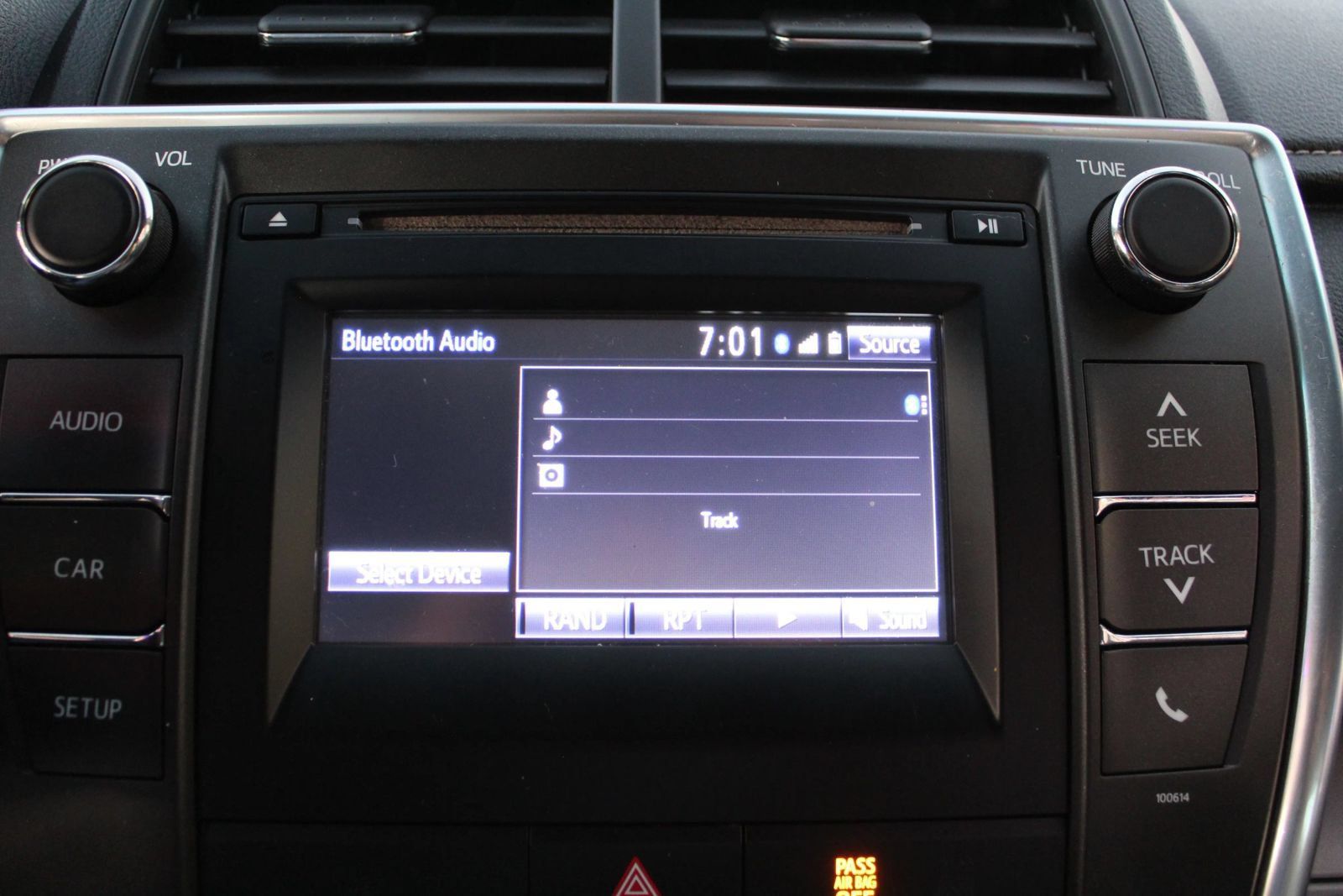 Used 2017 Toyota Camry LE FWD image 18