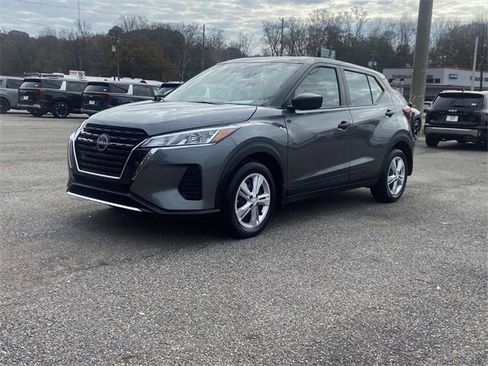 Used 2025 Nissan Kicks Play S image 5