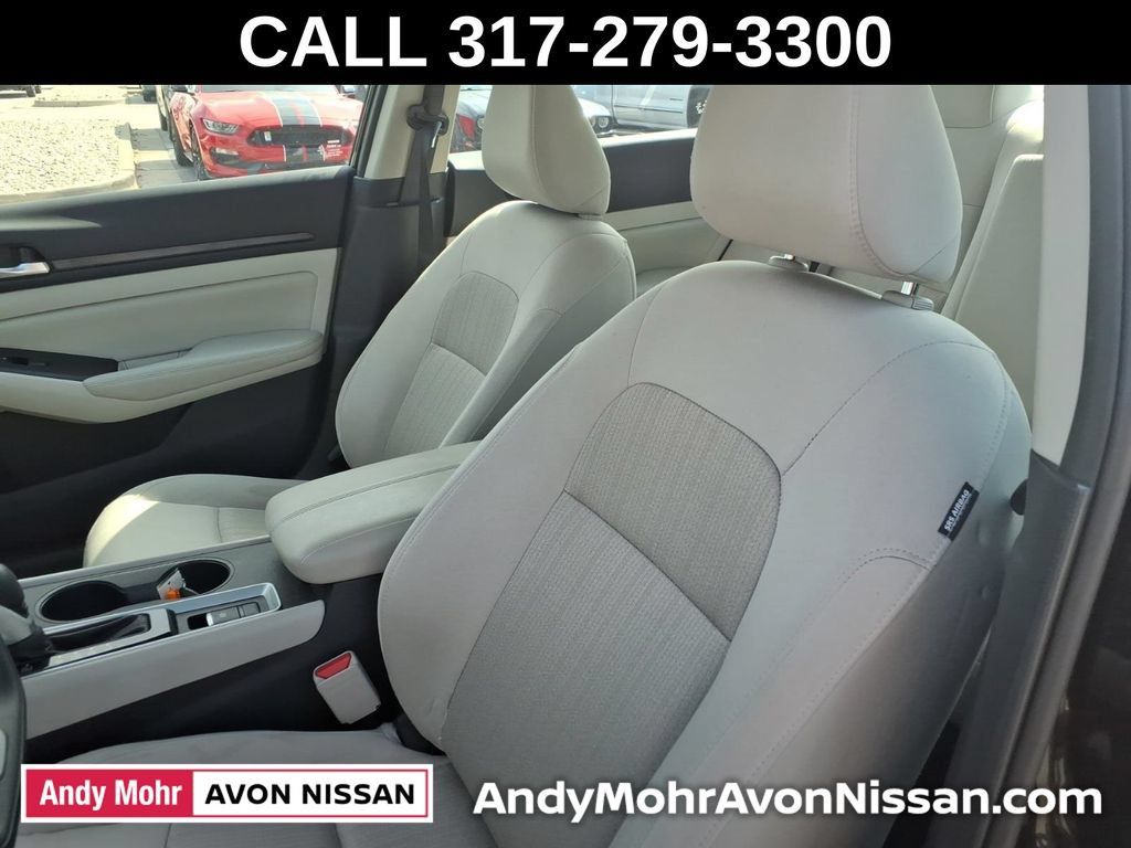 Used 2025 Nissan Altima 2.5 SV AWD/4WD image 17