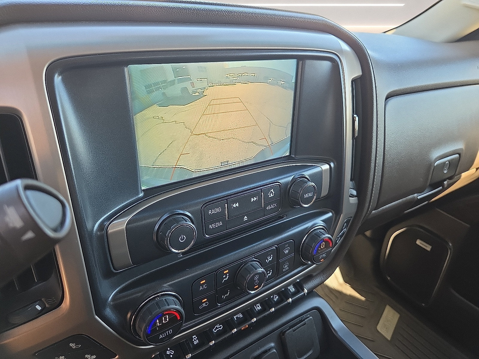 Used 2018 GMC Sierra 2500 Denali w/ Duramax Plus Package AWD/4WD image 8