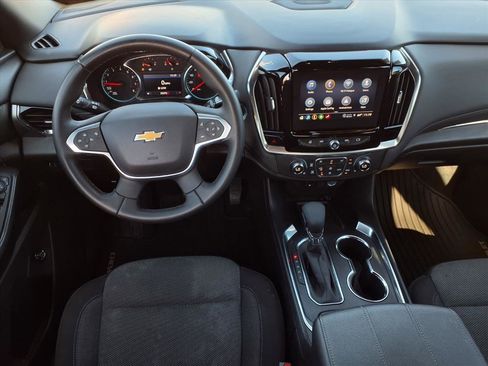 Used 2023 Chevrolet Traverse LT image 12