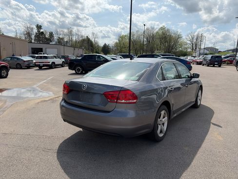 Used 2015 Volkswagen Passat 1.8T Limited Edition image 3