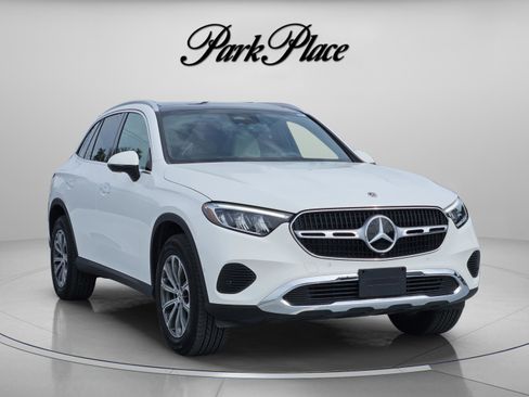 Used 2025 Mercedes-Benz GLC 300 4MATIC image 7