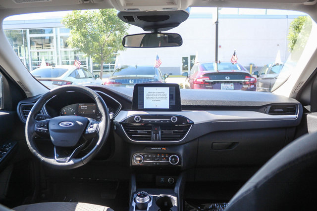 Used 2021 Ford Escape SE w/ SE Sport Appearance Package FWD image 16