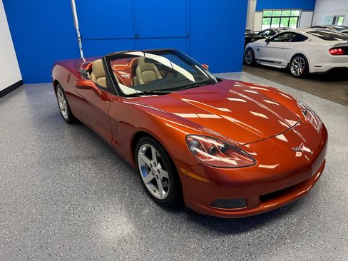 Used 2005 Chevrolet Corvette Convertible w/ Preferred Equipment Group RWD image 3