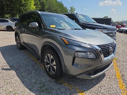 Used 2021 Nissan Rogue SV w/ Premium Package FWD image 3
