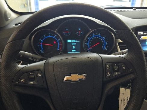 Used 2015 Chevrolet Cruze LT FWD image 27