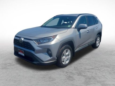 Certified 2021 Toyota RAV4 XLE AWD/4WD image 32