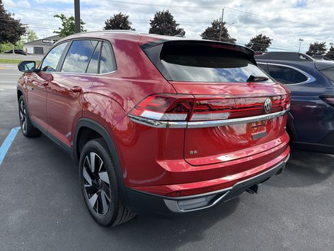 Used 2024 Volkswagen Atlas Cross Sport SE AWD/4WD image 5