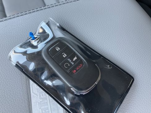 Used 2025 Honda Pilot EX-L image 38