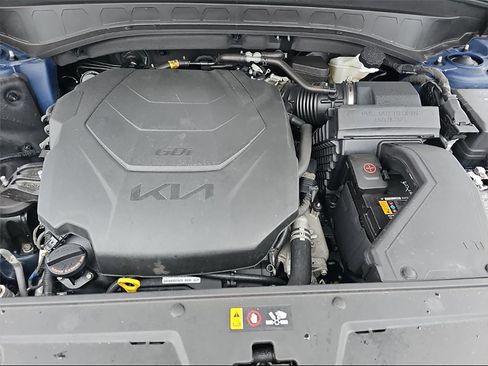 Used 2025 Kia Telluride S FWD image 9