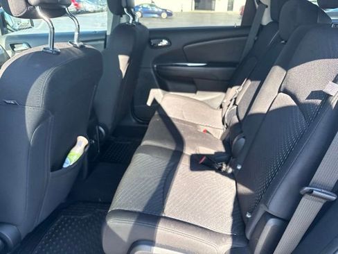 Used 2018 Dodge Journey SE w/ Blacktop Package FWD image 16