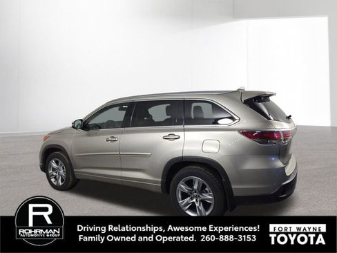 Used 2016 Toyota Highlander Limited image 10