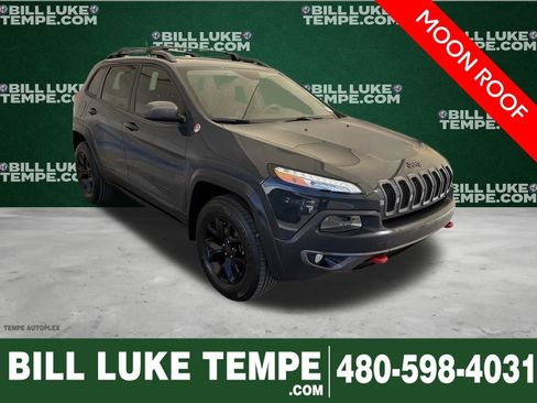 Used 2017 Jeep Cherokee Trailhawk w/ Comfort/Convenience Group AWD/4WD image 1