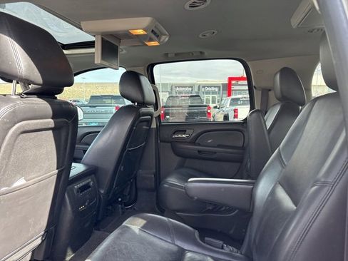Used 2014 Chevrolet Suburban LTZ image 13