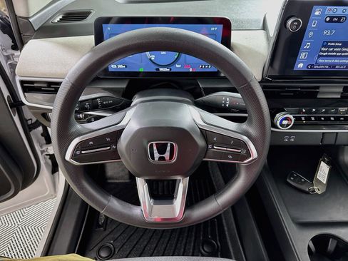 Used 2025 Honda Prologue EX image 15