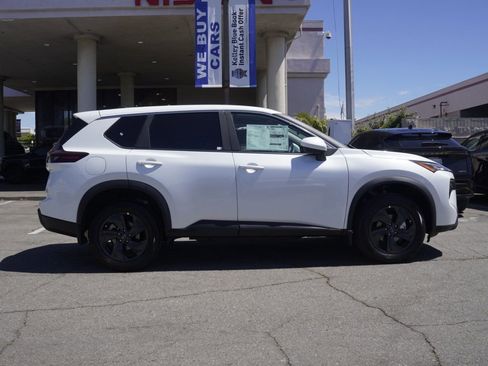 New 2026 Nissan Rogue SV FWD image 3