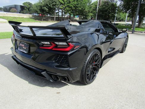 Used 2024 Chevrolet Corvette Stingray Premium Conv w/ Z51 Performance Package RWD image 5